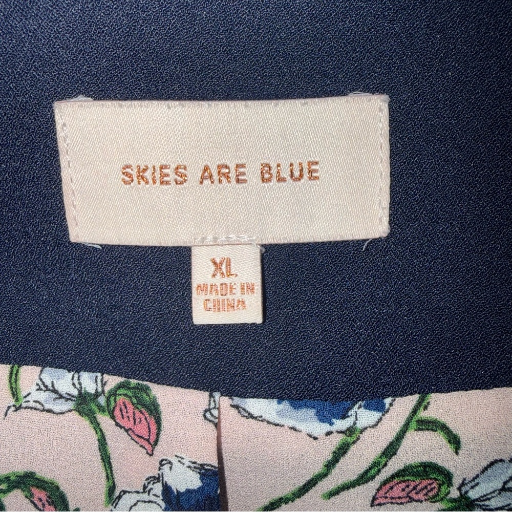 Skies Are Blue Midnight Blazer with Floral Interior - Picture 3 of 3